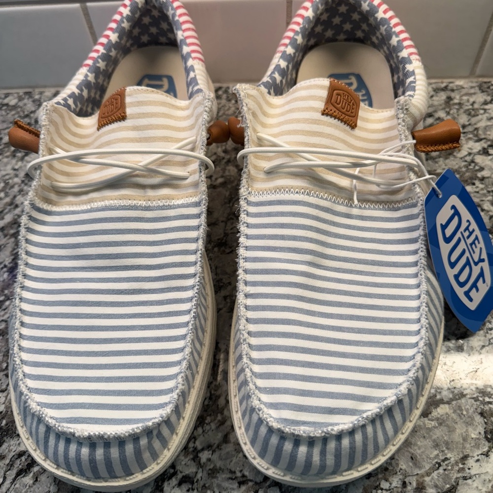 Hey Dude Wally Tri Seersucker Blue/ Red Size 13